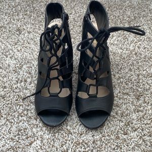 Strapping lace up heel